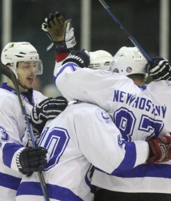 Zkušenost slavila vítězství, Bříška dal hattrick za 11 minut